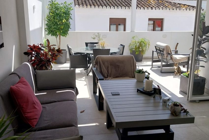 R5050603-Villa-For-Sale-Estepona-Detached-4-Beds-570-Built