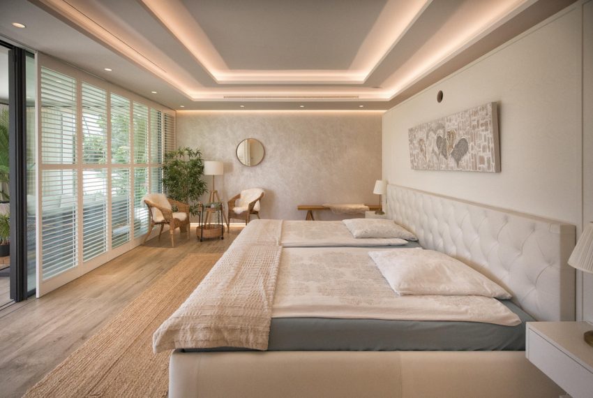 R5050729-Villa-For-Sale-El-Paraiso-Detached-7-Beds-1497-Built-12