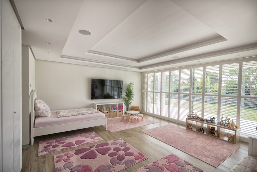 R5050729-Villa-For-Sale-El-Paraiso-Detached-7-Beds-1497-Built-13