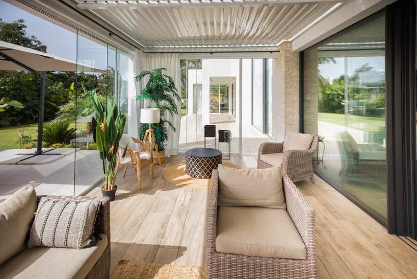 R5050729-Villa-For-Sale-El-Paraiso-Detached-7-Beds-1497-Built-2