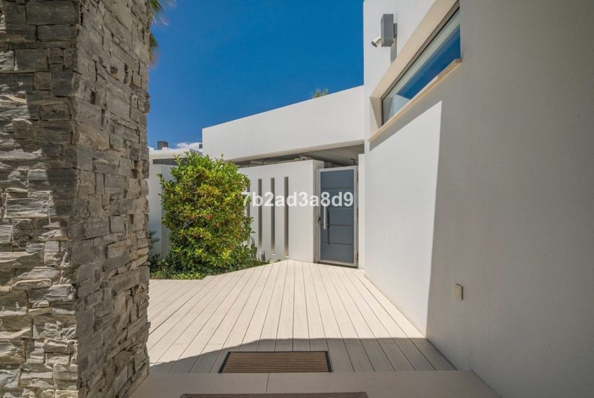 R5051209-Villa-For-Sale-The-Golden-Mile-Detached-5-Beds-868-Built-11
