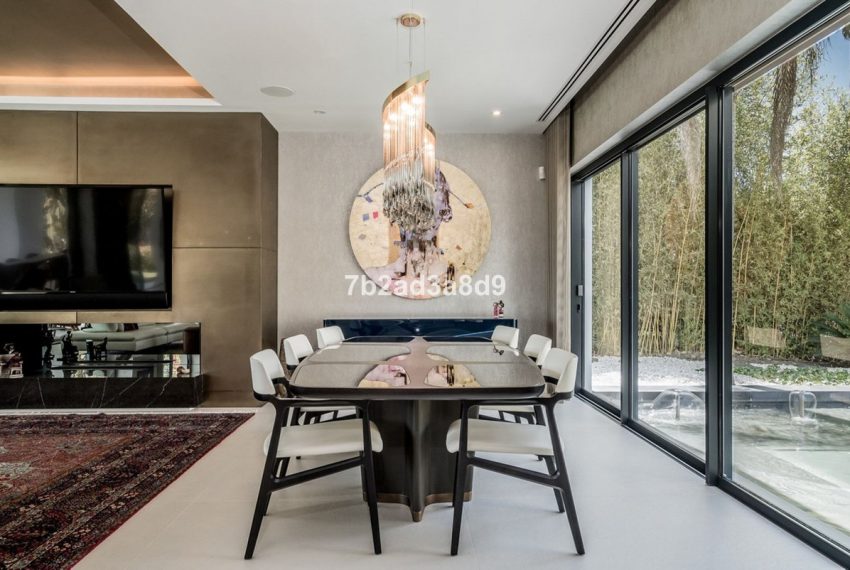 R5051209-Villa-For-Sale-The-Golden-Mile-Detached-5-Beds-868-Built-4