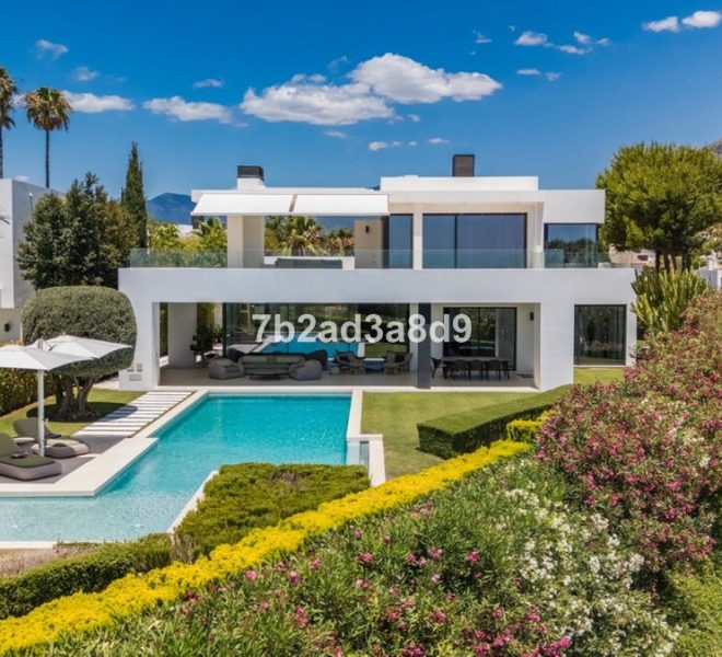 R5051209-Image 1-Detached - 5 Beds - 868 Built