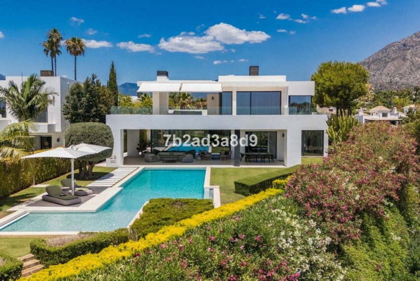 R5051209-Villa-For-Sale-The-Golden-Mile-Detached-5-Beds-868-Built