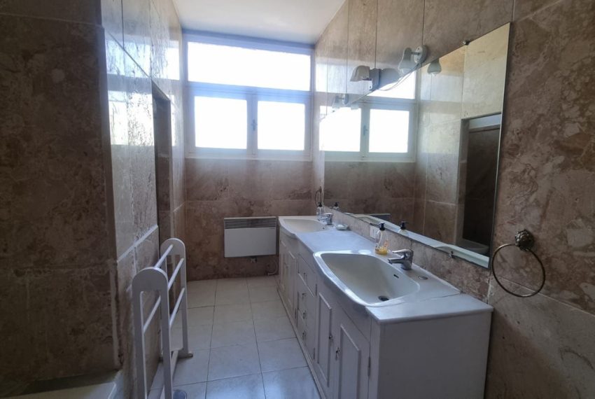 R5051320-Villa-For-Sale-Marbella-Detached-6-Beds-680-Built-6