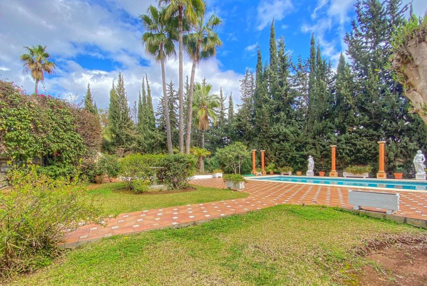 R5051551-Villa-For-Sale-Nagueles-Detached-6-Beds-327-Built-13