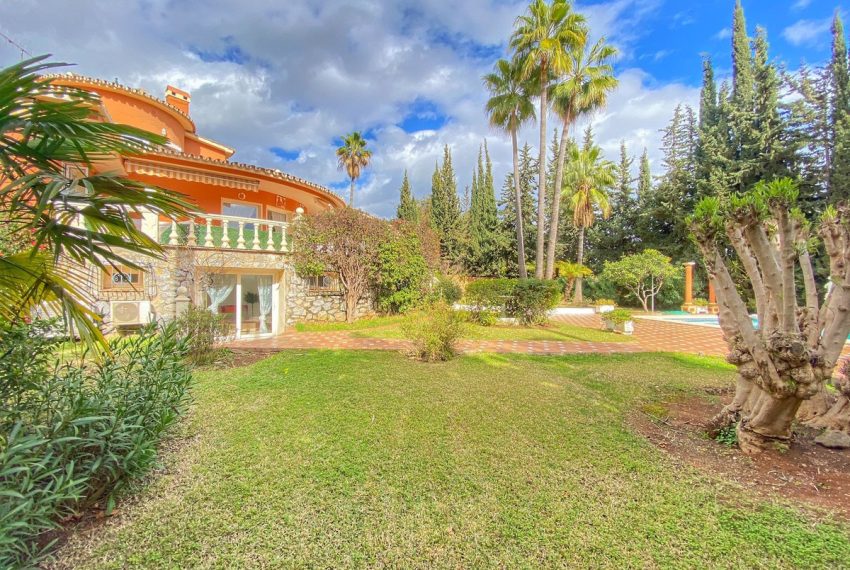 R5051551-Villa-For-Sale-Nagueles-Detached-6-Beds-327-Built-18