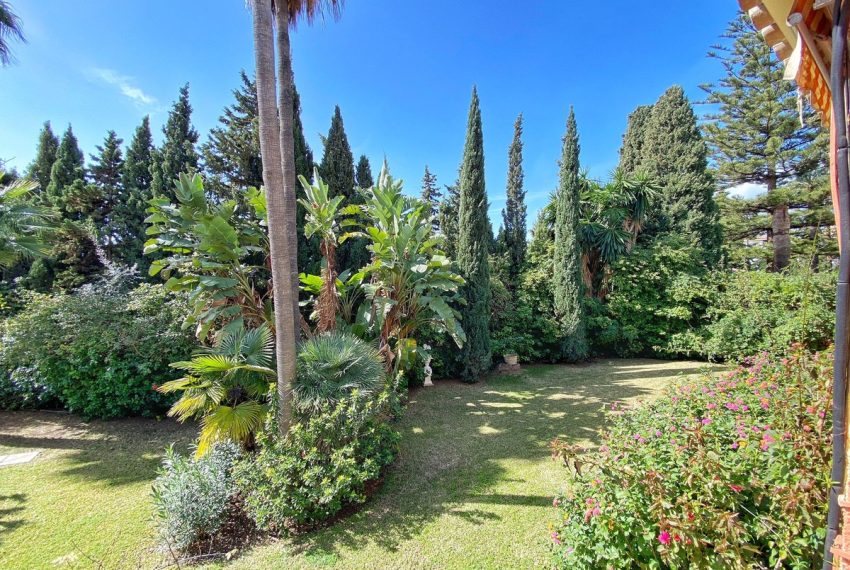 R5051551-Villa-For-Sale-Nagueles-Detached-6-Beds-327-Built-19