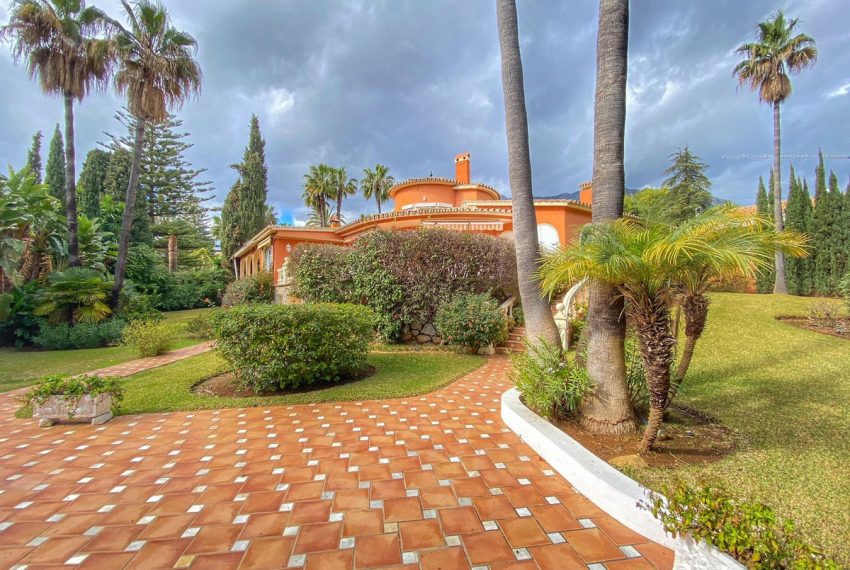 R5051551-Villa-For-Sale-Nagueles-Detached-6-Beds-327-Built-7