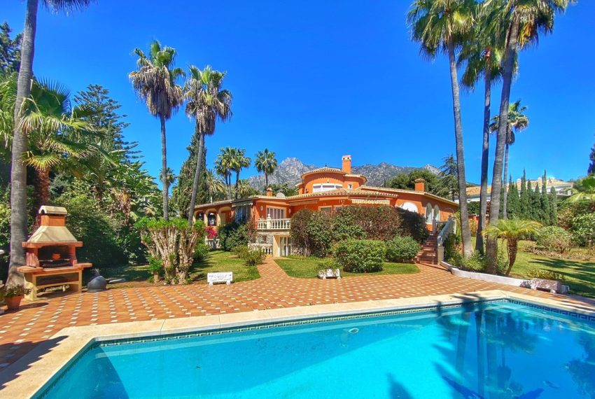 R5051551-Villa-For-Sale-Nagueles-Detached-6-Beds-327-Built