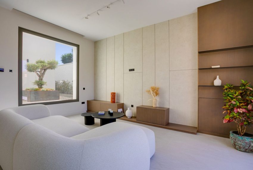 R5052178-Villa-For-Sale-Estepona-Detached-4-Beds-245-Built-1