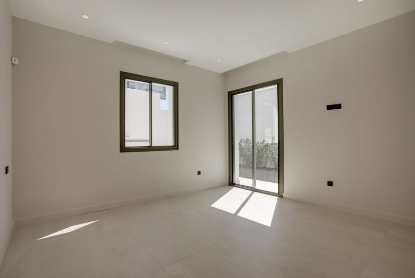 R5052178-Villa-For-Sale-Estepona-Detached-4-Beds-245-Built-11