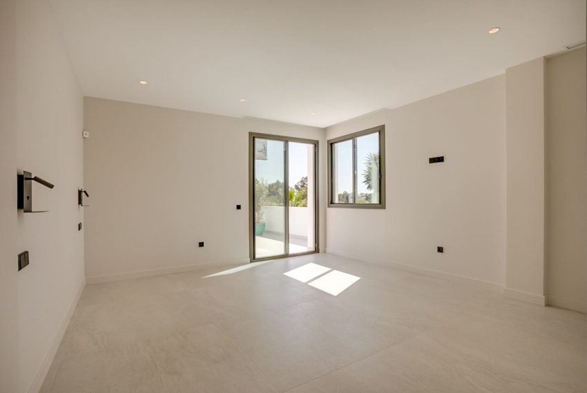 R5052178-Villa-For-Sale-Estepona-Detached-4-Beds-245-Built-19