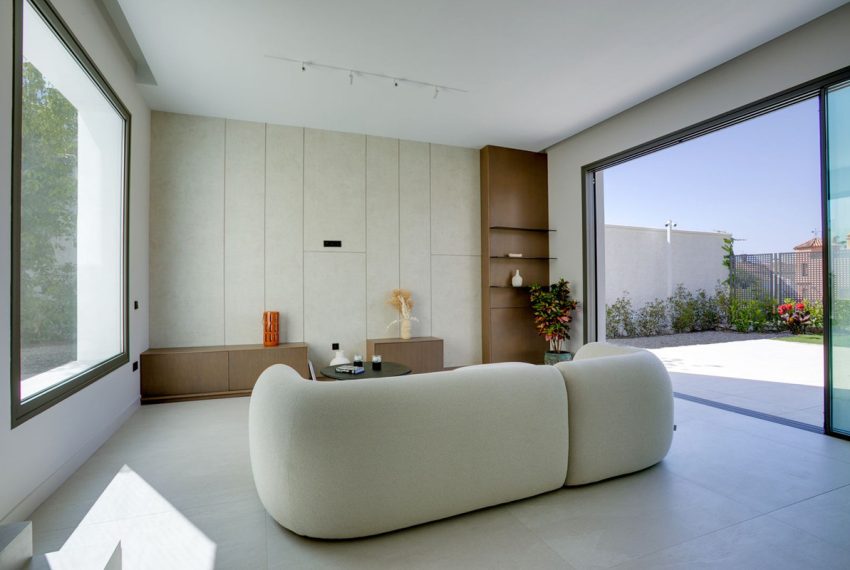 R5052178-Villa-For-Sale-Estepona-Detached-4-Beds-245-Built-2