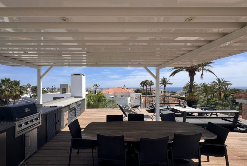 R5052295-Villa-For-Sale-Nueva-Andalucia-Detached-5-Beds-310-Built-2