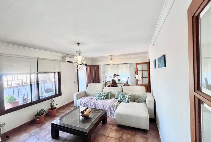 R5052439-Villa-For-Sale-Nueva-Andalucia-Detached-4-Beds-180-Built-3