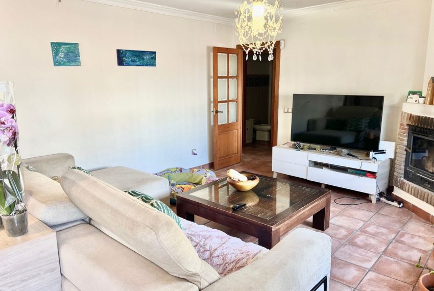 R5052439-Villa-For-Sale-Nueva-Andalucia-Detached-4-Beds-180-Built-4