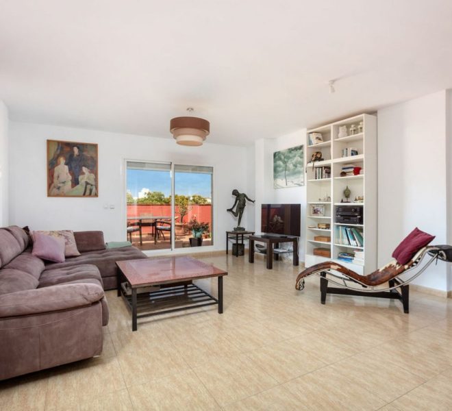 R5052637-Image 1-Penthouse - 3 Beds - 126 Built