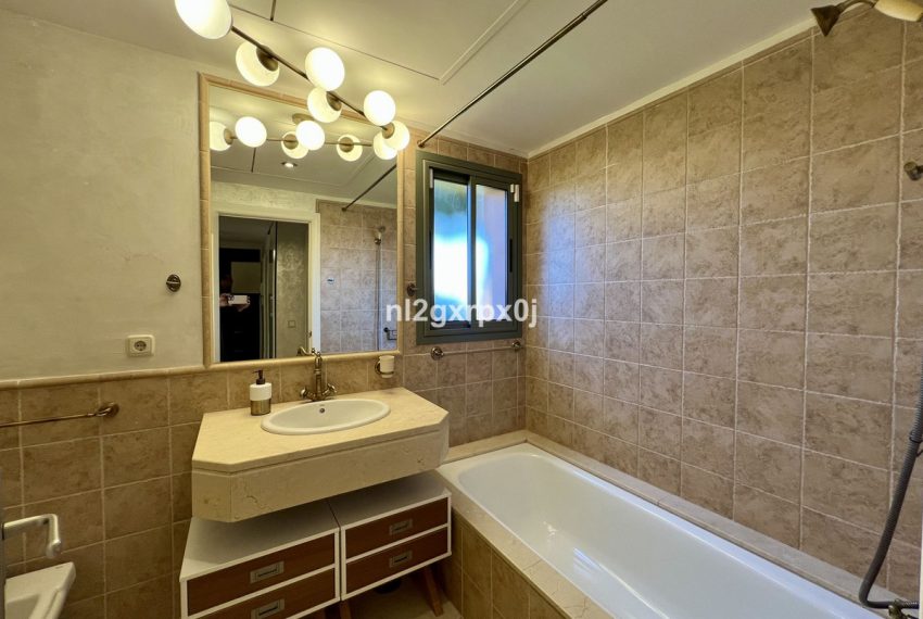R5053348-Apartment-For-Sale-Benahavis-Ground-Floor-2-Beds-98-Built-12