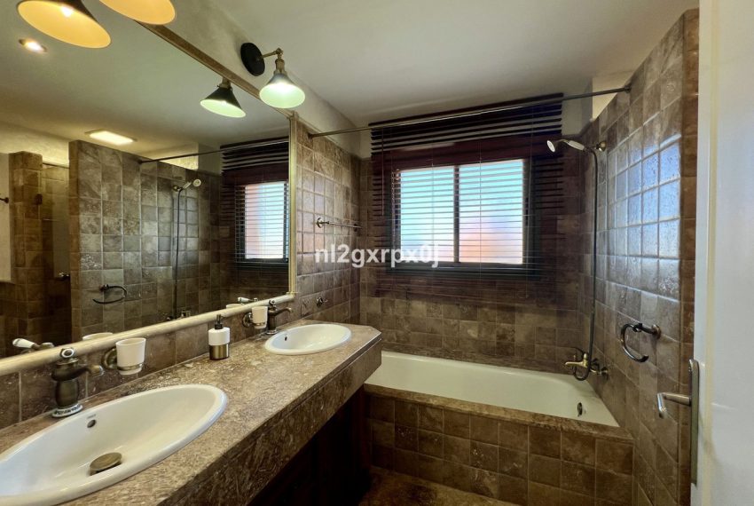 R5053348-Apartment-For-Sale-Benahavis-Ground-Floor-2-Beds-98-Built-14