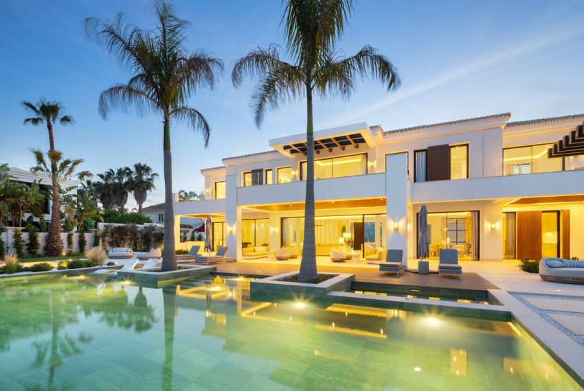 R5054644-Villa-For-Sale-Benahavis-Detached-7-Beds-803-Built-1