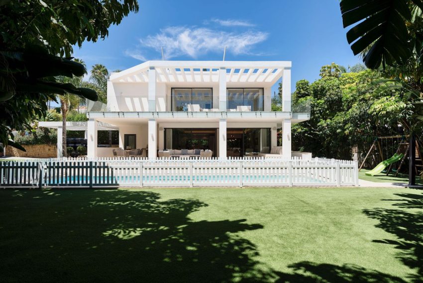 R5055703-Villa-For-Sale-La-Quinta-Detached-5-Beds-630-Built-1
