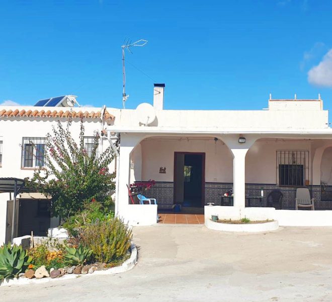 R3918142-Image 1-Finca - 5 Beds - 200 Built