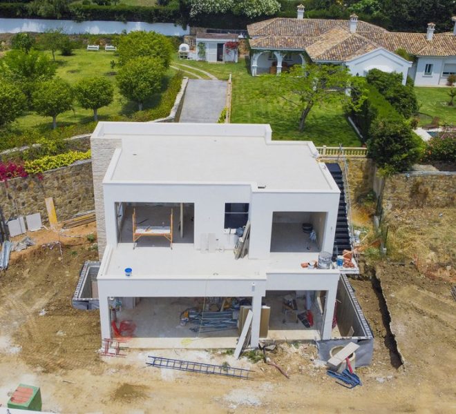 R4014655-Image 1-Detached - 6 Beds - 418 Built