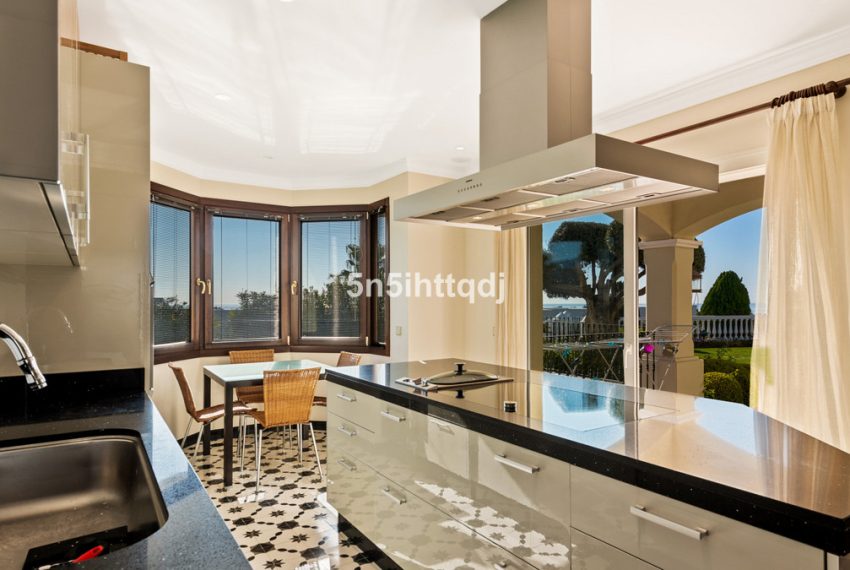 R4019482-Villa-For-Sale-Benahavis-Detached-5-Beds-530-Built-5