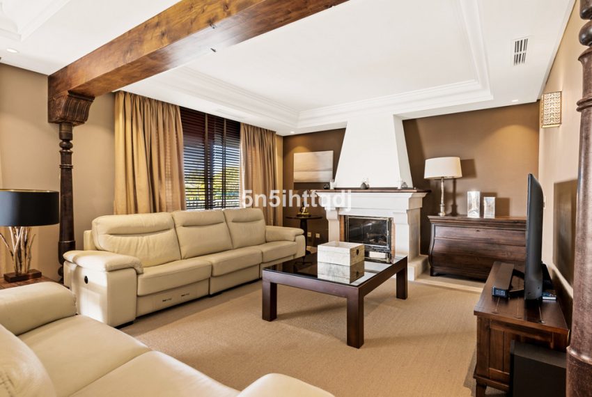 R4019482-Villa-For-Sale-Benahavis-Detached-5-Beds-530-Built-7