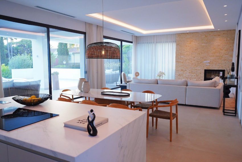 R4441894-Villa-For-Sale-The-Golden-Mile-Detached-5-Beds-730-Built-11