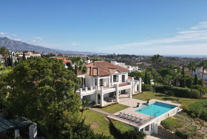 R4454983-Villa-For-Sale-Benahavis-Detached-6-Beds-875-Built-1