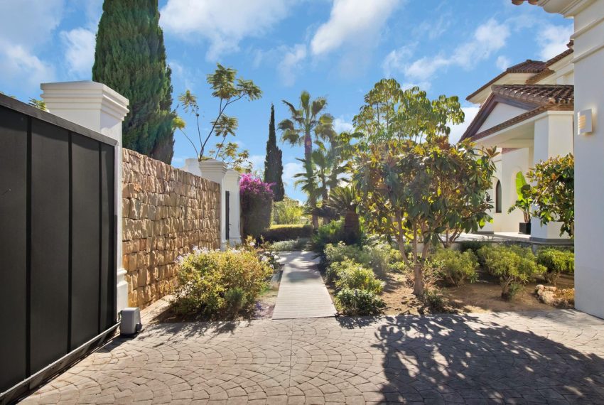 R4454983-Villa-For-Sale-Benahavis-Detached-6-Beds-875-Built-10