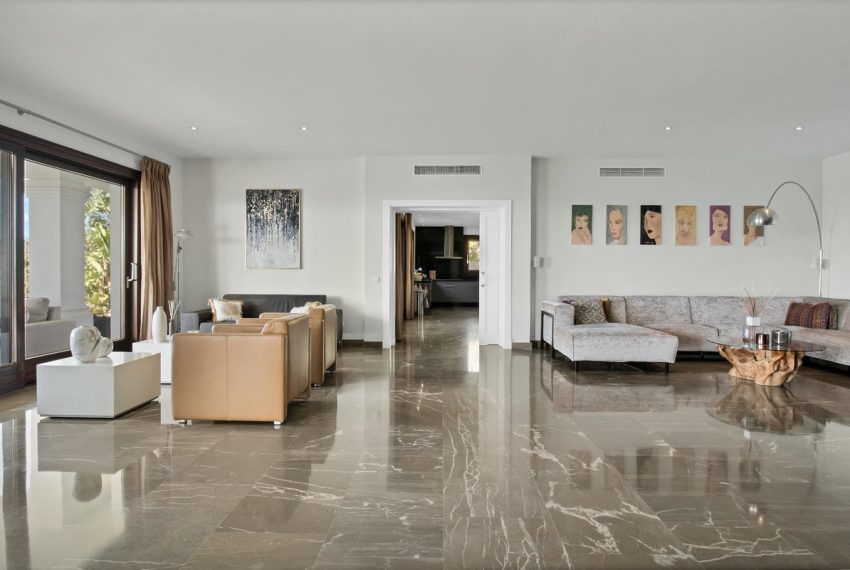 R4454983-Villa-For-Sale-Benahavis-Detached-6-Beds-875-Built-18