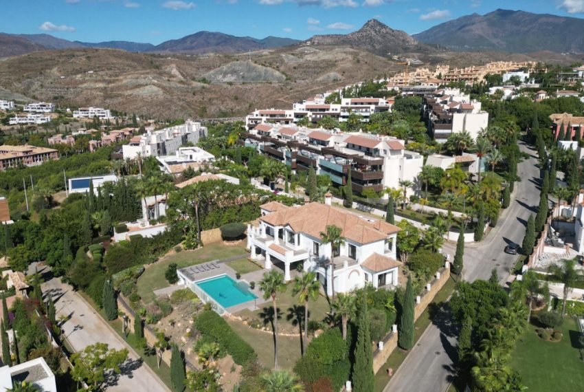 R4454983-Villa-For-Sale-Benahavis-Detached-6-Beds-875-Built-4