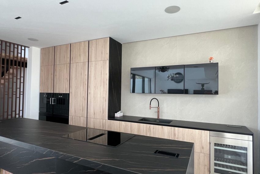 R4677286-Villa-For-Sale-Nueva-Andalucia-Semi-Detached-4-Beds-445-Built-11