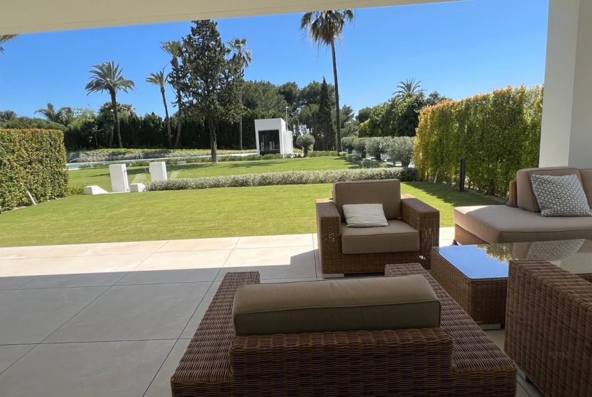 R4677286-Villa-For-Sale-Nueva-Andalucia-Semi-Detached-4-Beds-445-Built-13