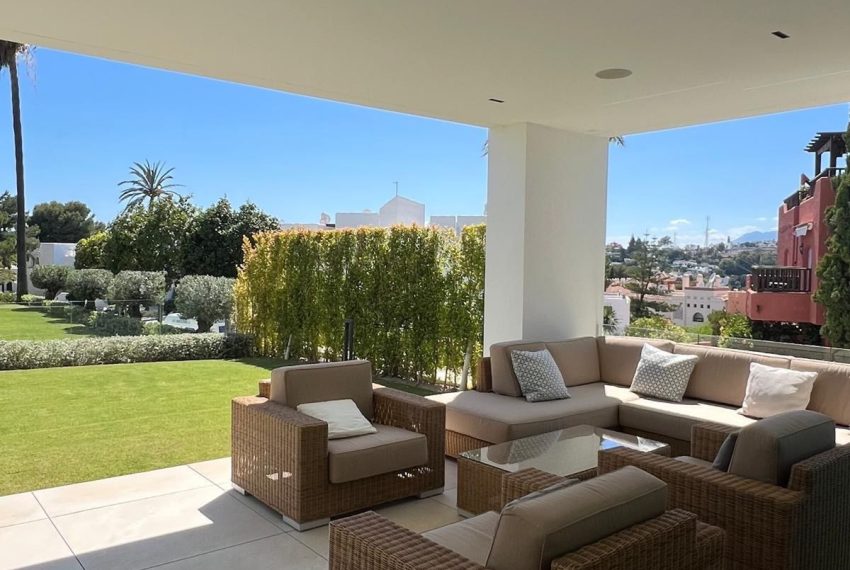 R4677286-Villa-For-Sale-Nueva-Andalucia-Semi-Detached-4-Beds-445-Built-14