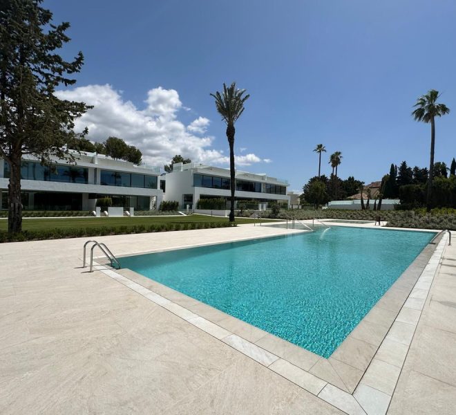 R4677286-Image 1-Semi Detached - 4 Beds - 445 Built
