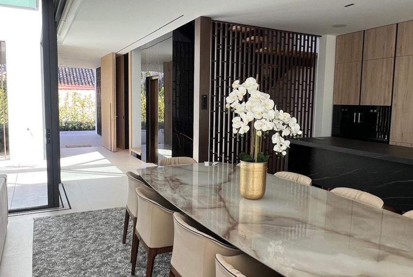 R4677286-Villa-For-Sale-Nueva-Andalucia-Semi-Detached-4-Beds-445-Built-8