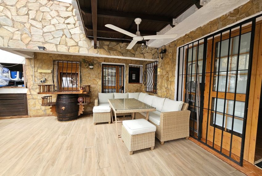 R4690084-Villa-For-Sale-Sierra-Blanca-Detached-3-Beds-166-Built-10