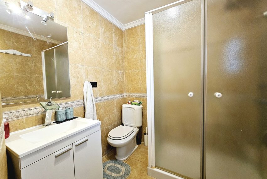 R4690084-Villa-For-Sale-Sierra-Blanca-Detached-3-Beds-166-Built-13