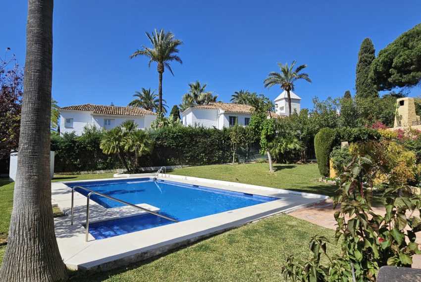 R4690084-Villa-For-Sale-Sierra-Blanca-Detached-3-Beds-166-Built-18