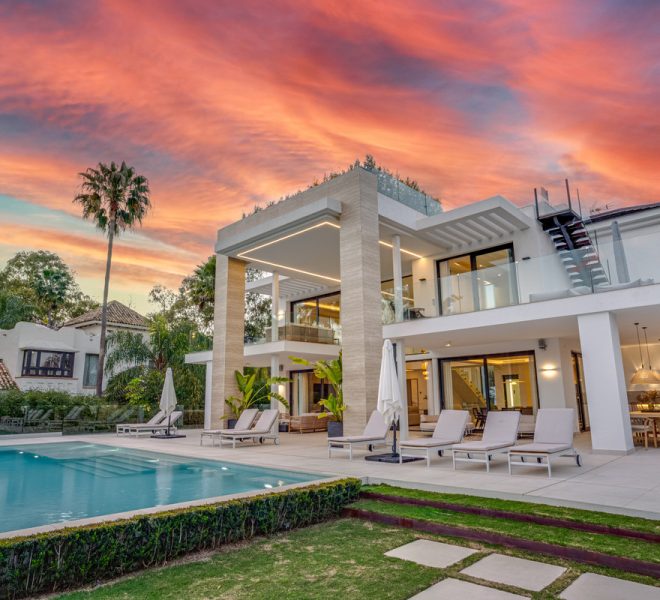 R4709347-Image 1-Detached - 6 Beds - 903 Built