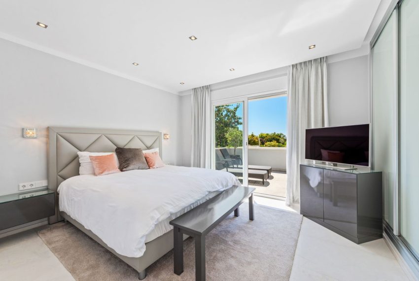 R4821001-Villa-For-Sale-El-Paraiso-Detached-7-Beds-670-Built-10