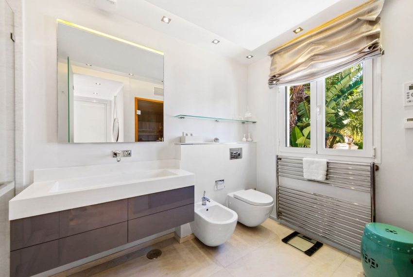 R4821001-Villa-For-Sale-El-Paraiso-Detached-7-Beds-670-Built-11