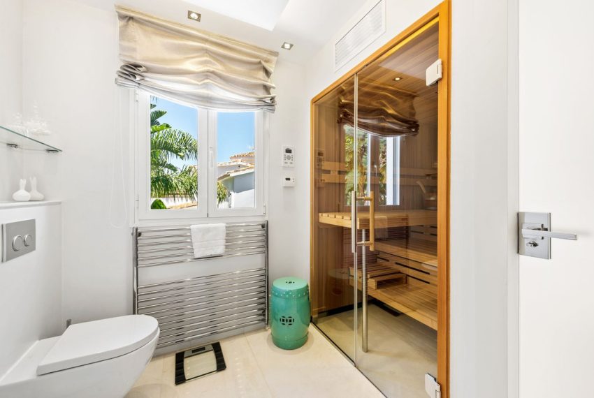 R4821001-Villa-For-Sale-El-Paraiso-Detached-7-Beds-670-Built-12