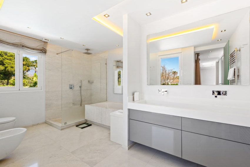 R4821001-Villa-For-Sale-El-Paraiso-Detached-7-Beds-670-Built-16
