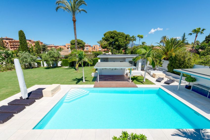 R4821001-Villa-For-Sale-El-Paraiso-Detached-7-Beds-670-Built-3