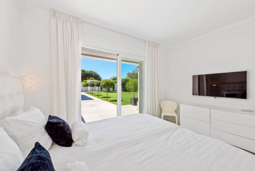 R4821001-Villa-For-Sale-El-Paraiso-Detached-7-Beds-670-Built-7